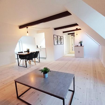 Beautiful 2 Bedroom Apartment Center Of City Randers Eksteriør billede
